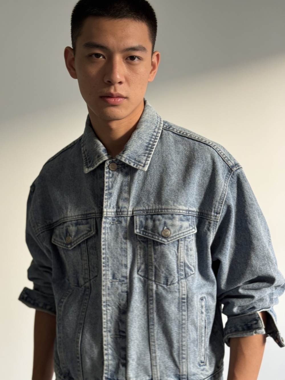 Vintage GAP Men's Light Blue Denim Jacket - Classic Fit